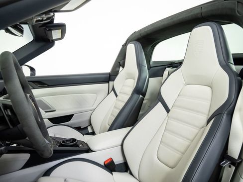 Certified 2025 Porsche 911 Targa 4 GTS image 5