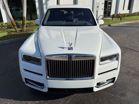 Used 2023 Rolls-Royce Cullinan image 10