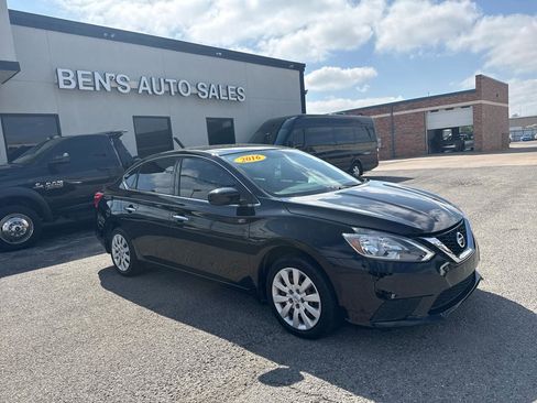 Used 2016 Nissan Sentra S image 4