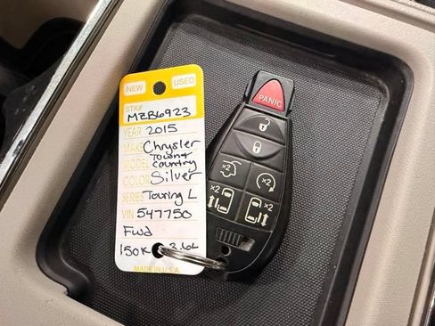 Used 2015 Chrysler Town & Country Touring-L w/ Driver Convenience Group FWD image 40
