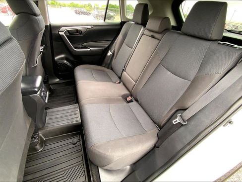 Used 2022 Toyota RAV4 LE image 20
