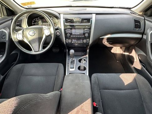 Used 2015 Nissan Altima 2.5 SV w/ Convenience Package image 13