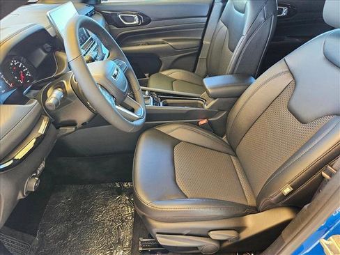 New 2026 Jeep Compass Latitude image 4