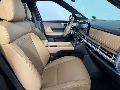 Used 2025 Hyundai Santa Fe Limited image 36