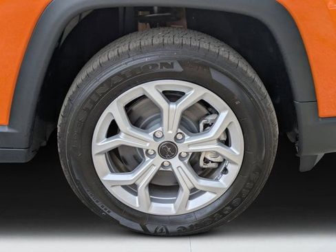 New 2026 Jeep Compass Latitude AWD/4WD image 9