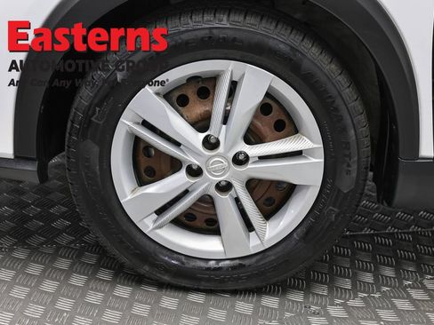 Used 2022 Nissan Kicks S FWD image 31