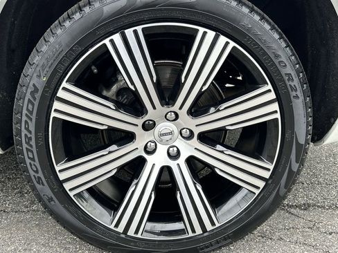Certified 2023 Volvo XC90 B6 Ultimate w/ Protection Package AWD/4WD image 11