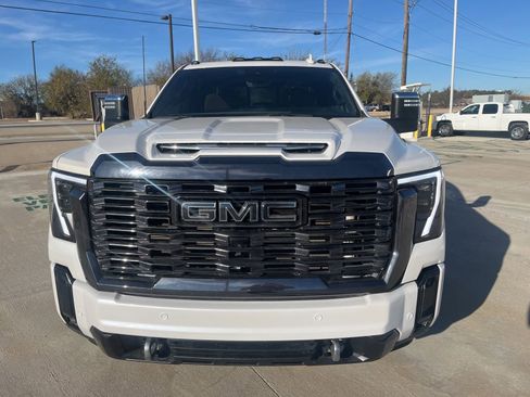 Used 2024 GMC Sierra 3500 Denali Ultimate image 2