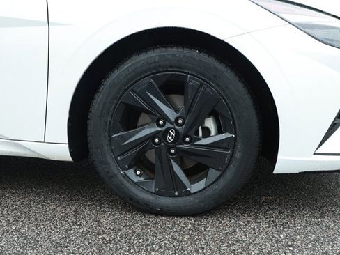 Used 2022 Hyundai Elantra SEL FWD image 5