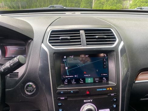 Used 2019 Ford Explorer Limited w/ Ford Safe & Smart Package AWD/4WD image 14