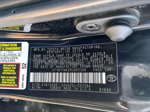 Used 2024 Toyota Camry SE FWD image 19