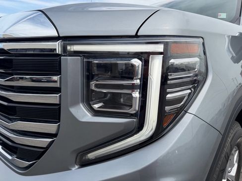 Used 2023 GMC Sierra 1500 SLT w/ SLT Premium Plus Package AWD/4WD image 4