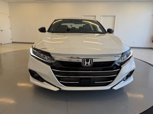 Used 2021 Honda Accord Sport image 2