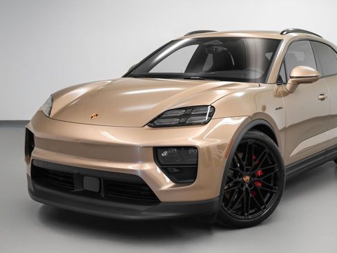 New 2025 Porsche Macan 4S Electric image 7