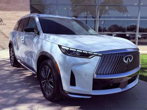 Certified 2026 INFINITI QX60 Luxe w/ Family Package AWD/4WD image 4