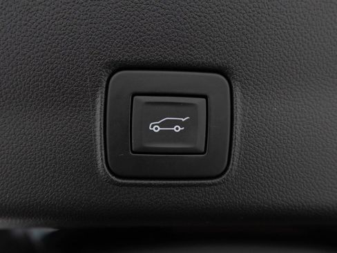 Used 2023 Chevrolet TrailBlazer RS w/ Sun and Liftgate Package FWD image 40
