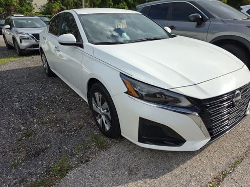 Certified 2023 Nissan Altima 2.5 S FWD image 1