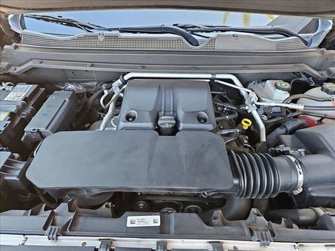 Used 2025 Chevrolet Colorado Trail Boss AWD/4WD image 28