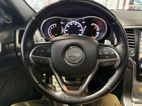 Used 2017 Jeep Grand Cherokee Altitude AWD/4WD image 9