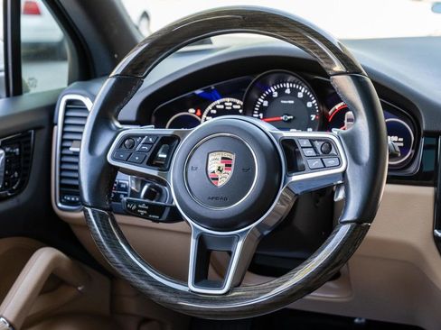 Used 2021 Porsche Cayenne AWD/4WD image 28