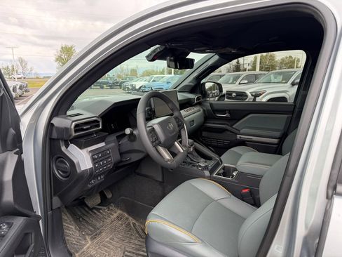 Used 2025 Toyota Tacoma 4x4 Double Cab Hybrid image 3