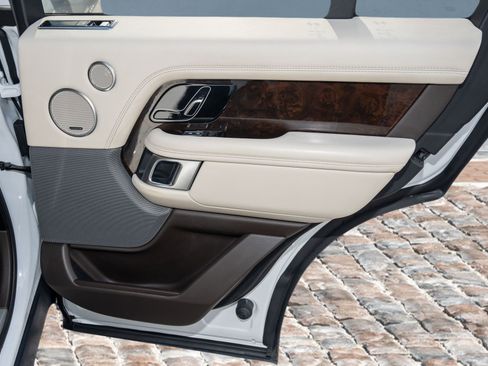 Used 2021 Land Rover Range Rover Westminster Edition image 12