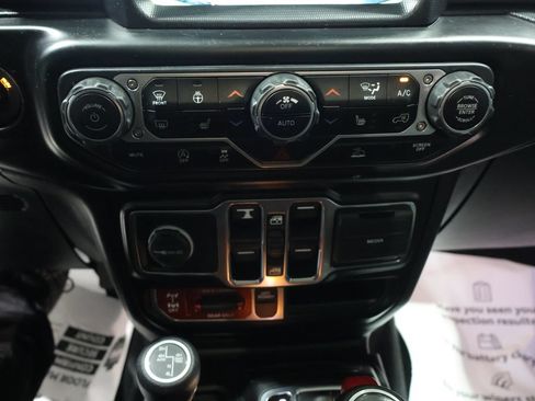Used 2021 Jeep Gladiator Mojave AWD/4WD image 24