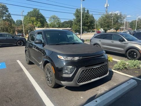 Certified 2022 Kia Soul LX FWD image 1