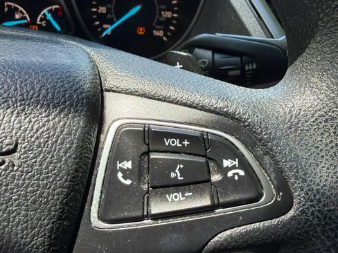 Used 2017 Ford Escape SE FWD image 16