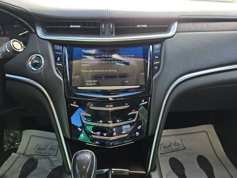Used 2019 Cadillac XTS Luxury image 24