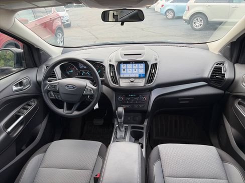 Used 2018 Ford Escape SE w/ SE Sync 3 Package FWD image 11