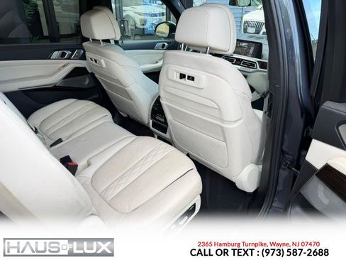 Used 2020 BMW X7 M50i w/ Dynamic Handling Package AWD/4WD image 22