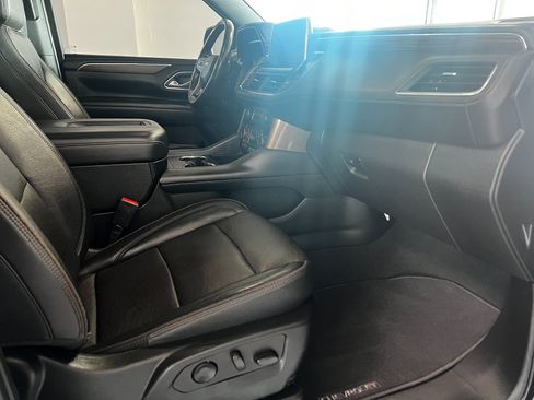 Used 2023 Chevrolet Suburban High Country w/ Advanced Technology Package image 33