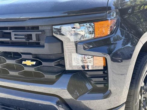 Used 2022 Chevrolet Silverado 1500 Custom AWD/4WD image 10