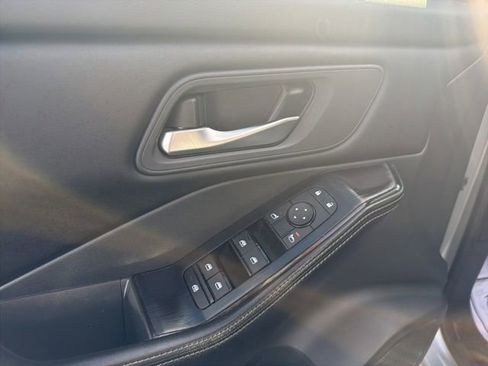 Used 2025 Nissan Rogue SV AWD/4WD image 24