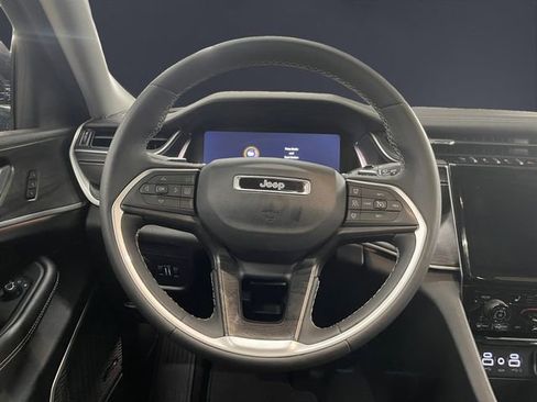 Used 2023 Jeep Grand Cherokee L Limited AWD/4WD image 12
