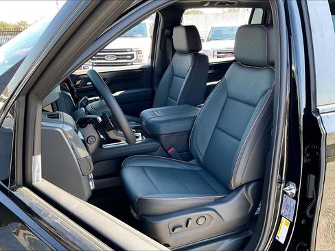 New 2026 GMC Yukon XL AT4 w/ AT4 Premium Package image 18