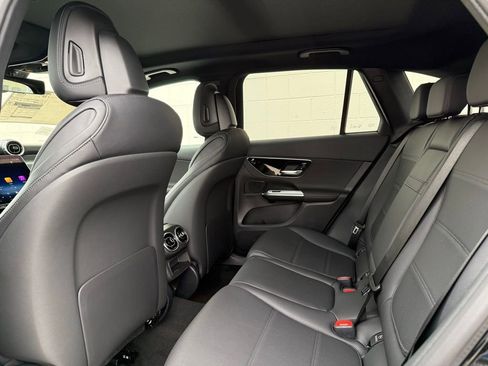 Used 2026 Mercedes-Benz GLC 300 4MATIC image 33