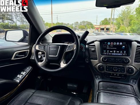Used 2017 GMC Yukon XL Denali w/ Open Road Package AWD/4WD image 20