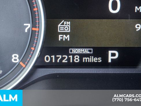 Used 2025 Mitsubishi Outlander SE image 65