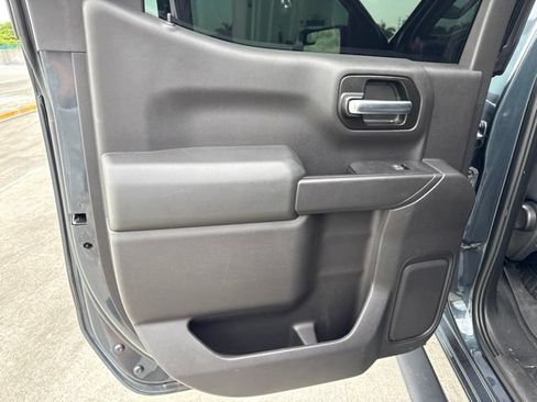 Used 2019 Chevrolet Silverado 1500 Custom w/ Custom Value Package RWD image 11