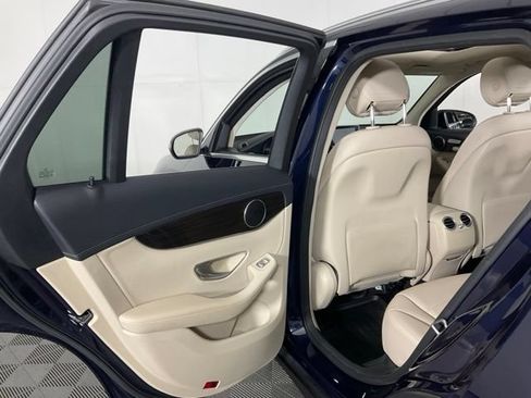 Used 2016 Mercedes-Benz GLC 300 4MATIC image 32