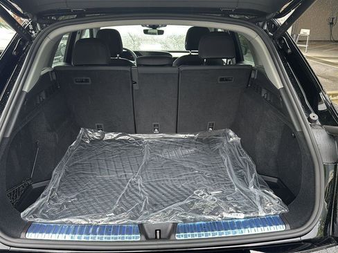 Used 2025 Audi Q5 Premium w/ Convenience Package image 16