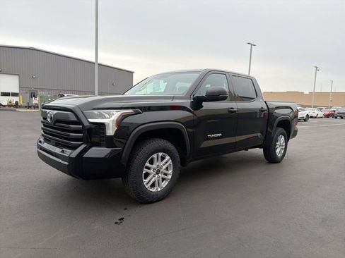 Used 2023 Toyota Tundra SR5 AWD/4WD image 3