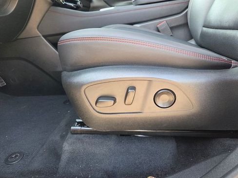 Certified 2025 Chevrolet Traverse RS FWD image 29