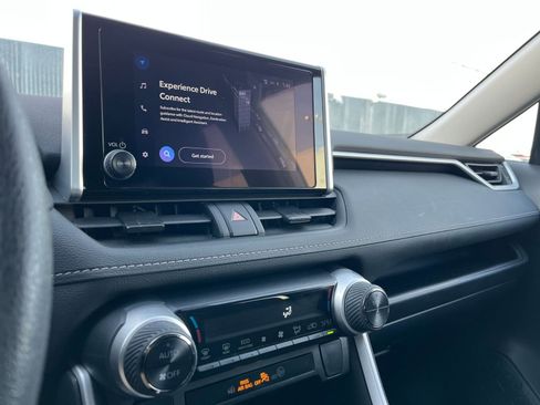 Used 2025 Toyota RAV4 LE image 21