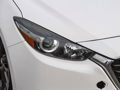Used 2017 MAZDA MAZDA3 Touring image 4