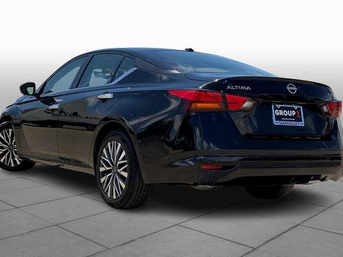 Used 2023 Nissan Altima 2.5 SV image 11
