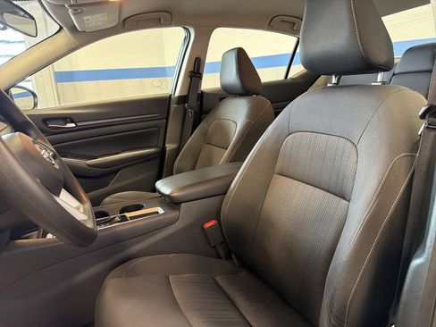 Used 2025 Nissan Altima 2.5 SV FWD image 22