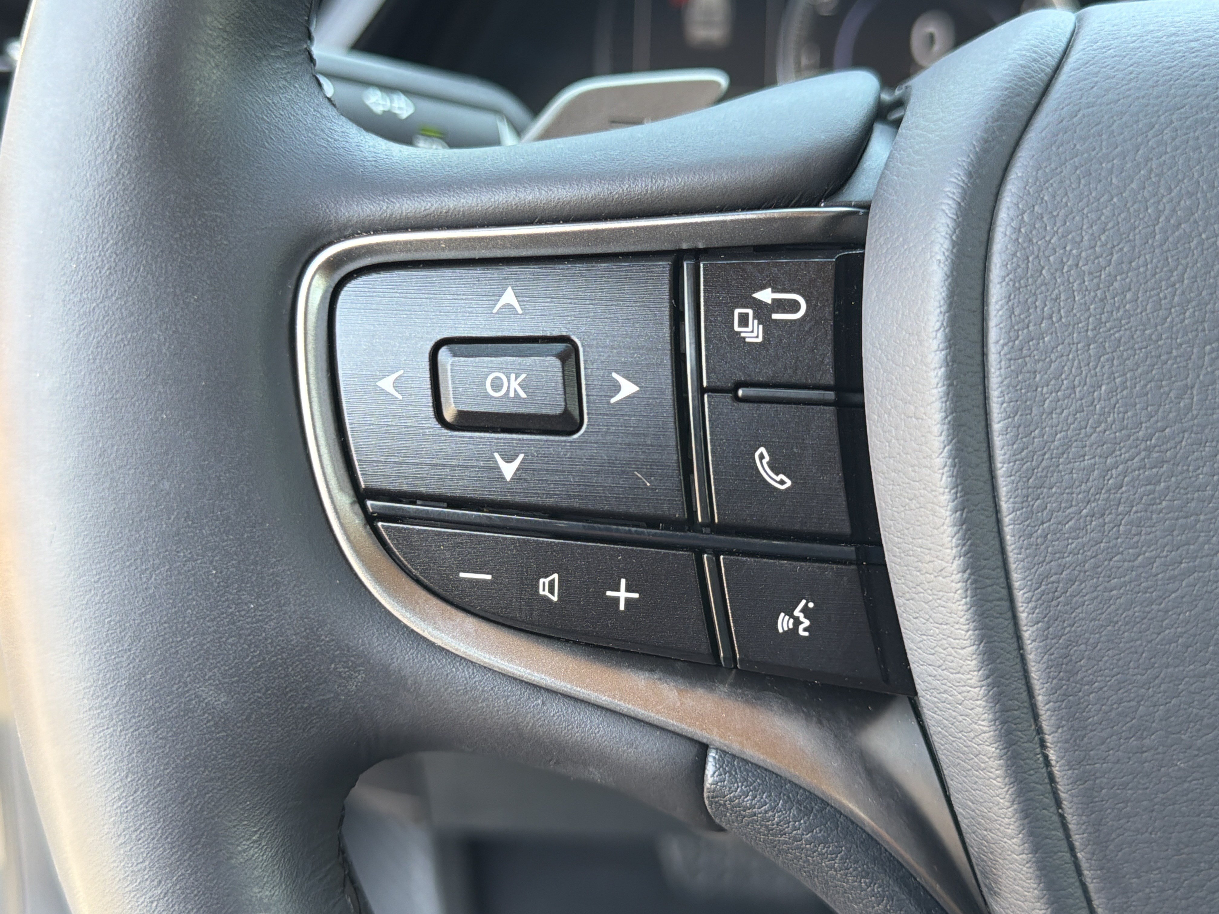 Used 2024 Lexus ES 350 w/ Premium Package FWD image 29